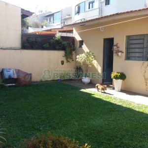Casa com 320m², 3 dormitórios, 2 vagas, no bairro Vinhedos em Caxias do Sul para Comprar