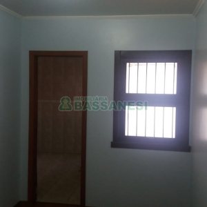 Casa com 320m², 3 dormitórios, 2 vagas, no bairro Vinhedos em Caxias do Sul para Comprar