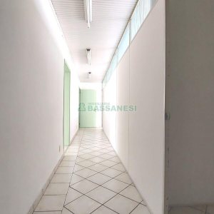 Predio com 709m², no bairro São Pelegrino em Caxias do Sul para Alugar