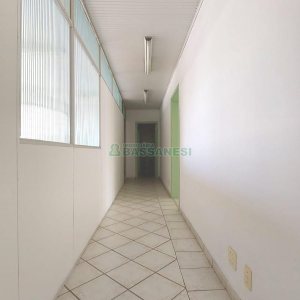 Predio com 709m², no bairro São Pelegrino em Caxias do Sul para Alugar