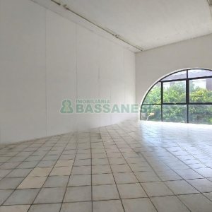 Predio com 709m², no bairro São Pelegrino em Caxias do Sul para Alugar