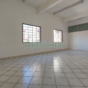 Predio com 709m², no bairro São Pelegrino em Caxias do Sul para Alugar