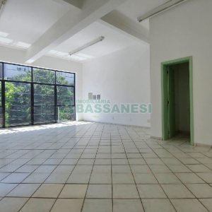 Predio com 709m², no bairro São Pelegrino em Caxias do Sul para Alugar