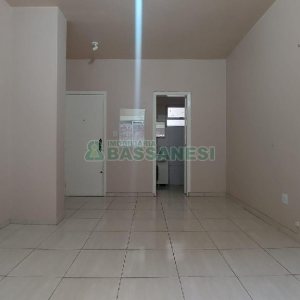 Sala com 18m², no bairro Centro em Caxias do Sul para Alugar ou Comprar