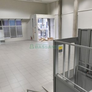 Loja com 2287m², no bairro Centro em Caxias do Sul para Alugar