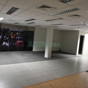 Loja com 2287m², no bairro Centro em Caxias do Sul para Alugar