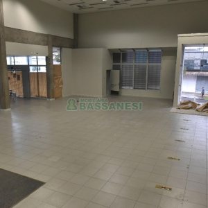 Loja com 2287m², no bairro Centro em Caxias do Sul para Alugar