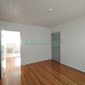 Casa com 82m², 3 dormitórios, 2 vagas, no bairro Lourdes em Caxias do Sul para Alugar