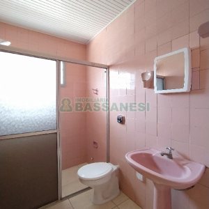 Casa com 82m², 3 dormitórios, 2 vagas, no bairro Lourdes em Caxias do Sul para Alugar