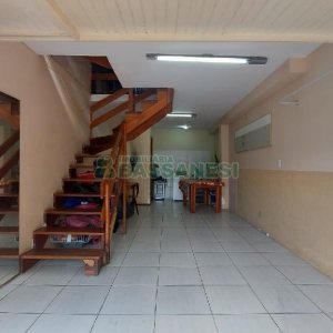 Sobrado com 85m², 2 dormitórios, 2 vagas, no bairro Salgado Filho em Caxias do Sul para Comprar