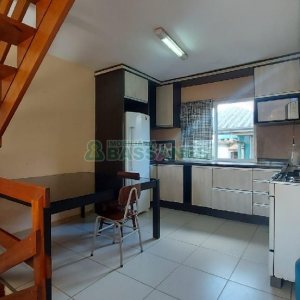 Sobrado com 85m², 2 dormitórios, 2 vagas, no bairro Salgado Filho em Caxias do Sul para Comprar