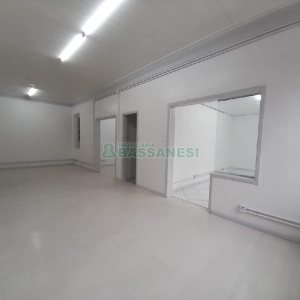 Casa Comercial com 200m², no bairro Centro em Caxias do Sul para Alugar