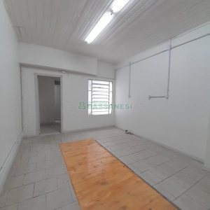 Casa Comercial com 200m², no bairro Centro em Caxias do Sul para Alugar