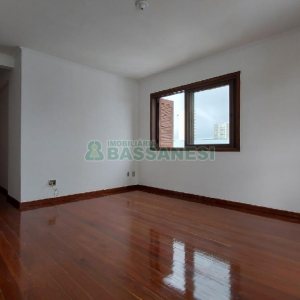 Apartamento com 130m², 3 dormitórios, 1 vaga, no bairro Lourdes em Caxias do Sul para Alugar