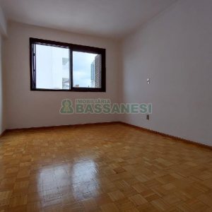 Apartamento com 130m², 3 dormitórios, 1 vaga, no bairro Lourdes em Caxias do Sul para Alugar