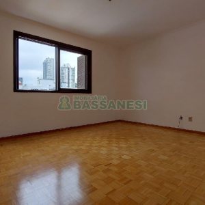 Apartamento com 130m², 3 dormitórios, 1 vaga, no bairro Lourdes em Caxias do Sul para Alugar