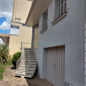 Casa com 200m², 3 dormitórios, 2 vagas, no bairro Santa Catarina em Caxias do Sul para Comprar
