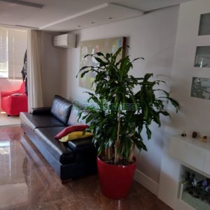 Apartamento com 186m², 3 dormitórios, 4 vagas, no bairro Pio X em Caxias do Sul para Comprar