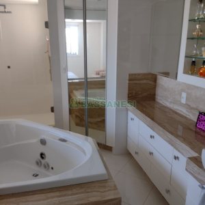 Apartamento com 186m², 3 dormitórios, 4 vagas, no bairro Pio X em Caxias do Sul para Comprar