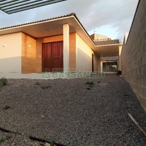 Casa com 185m², 3 dormitórios, 2 vagas, no bairro São Luiz em Caxias do Sul para Comprar
