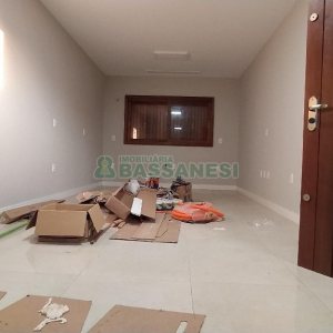 Casa com 185m², 3 dormitórios, 2 vagas, no bairro São Luiz em Caxias do Sul para Comprar