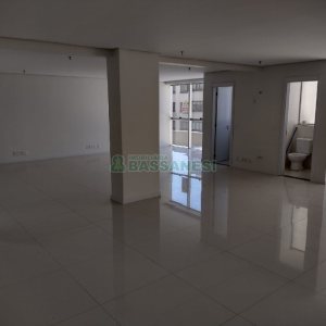 Sala com 86m², 1 vaga, no bairro Centro em Caxias do Sul para Comprar