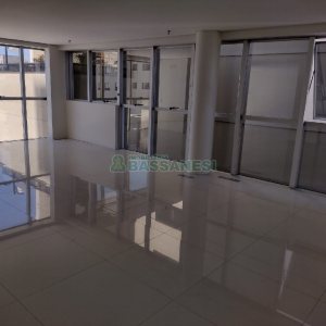 Sala com 86m², 1 vaga, no bairro Centro em Caxias do Sul para Comprar