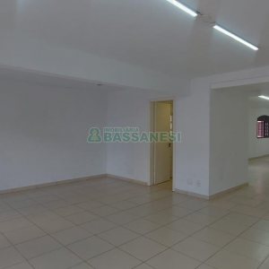 Loja com 110m², no bairro Jardim América em Caxias do Sul para Alugar