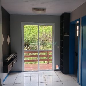 Sobrado com 180m², 2 dormitórios, 1 vaga, no bairro Charqueadas em Caxias do Sul para Comprar