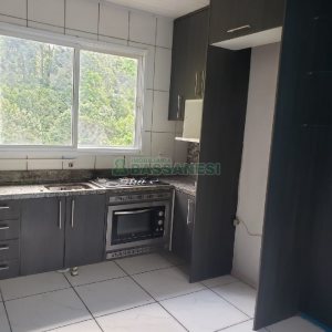 Sobrado com 180m², 2 dormitórios, 1 vaga, no bairro Charqueadas em Caxias do Sul para Comprar