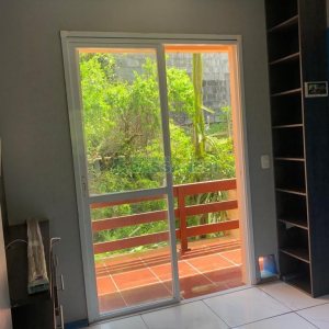 Sobrado com 180m², 2 dormitórios, 1 vaga, no bairro Charqueadas em Caxias do Sul para Comprar