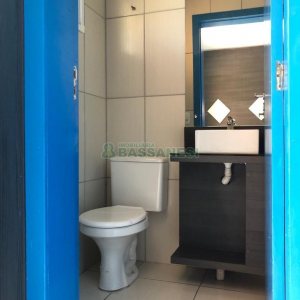 Sobrado com 180m², 2 dormitórios, 1 vaga, no bairro Charqueadas em Caxias do Sul para Comprar