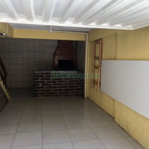 Sobrado com 180m², 2 dormitórios, 1 vaga, no bairro Charqueadas em Caxias do Sul para Comprar