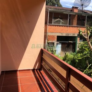 Sobrado com 180m², 2 dormitórios, 1 vaga, no bairro Charqueadas em Caxias do Sul para Comprar