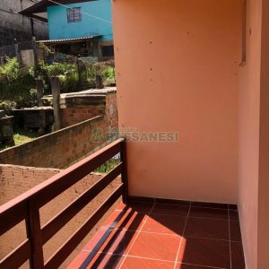 Sobrado com 180m², 2 dormitórios, 1 vaga, no bairro Charqueadas em Caxias do Sul para Comprar