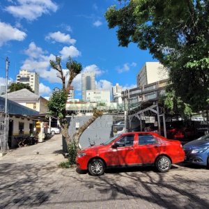 Terreno, no bairro Centro em Caxias do Sul para Comprar