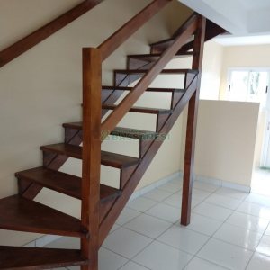 Sobrado com 57m², 2 dormitórios, 1 vaga, no bairro Santa Lúcia em Caxias do Sul para Comprar