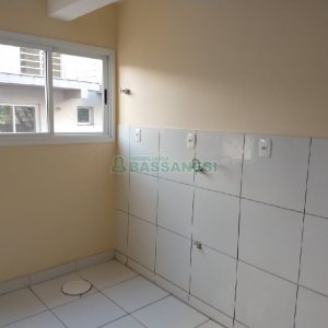 Sobrado com 57m², 2 dormitórios, 1 vaga, no bairro Santa Lúcia em Caxias do Sul para Comprar