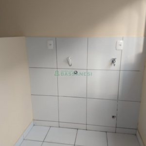 Sobrado com 57m², 2 dormitórios, 1 vaga, no bairro Santa Lúcia em Caxias do Sul para Comprar