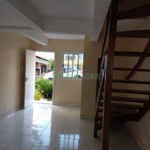 Sobrado com 57m², 2 dormitórios, 1 vaga, no bairro Santa Lúcia em Caxias do Sul para Comprar