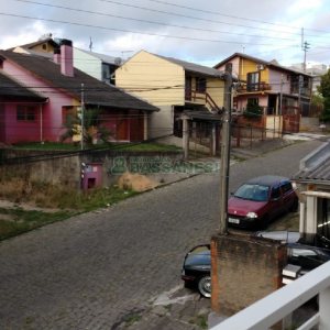 Sobrado com 57m², 2 dormitórios, 1 vaga, no bairro Santa Lúcia em Caxias do Sul para Comprar