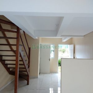 Sobrado com 57m², 2 dormitórios, 1 vaga, no bairro Santa Lúcia em Caxias do Sul para Comprar