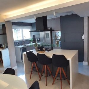 Apto Mobiliado com 116m², 3 dormitórios, 2 vagas, no bairro Santa Catarina em Caxias do Sul para Alugar