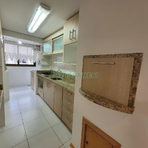 Apartamento com 82m², 2 dormitórios, 2 vagas, no bairro Rio Branco em Caxias do Sul para Comprar
