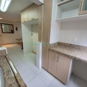 Apartamento com 82m², 2 dormitórios, 2 vagas, no bairro Rio Branco em Caxias do Sul para Comprar