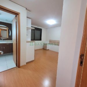 Apartamento com 82m², 2 dormitórios, 2 vagas, no bairro Rio Branco em Caxias do Sul para Comprar