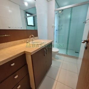 Apartamento com 82m², 2 dormitórios, 2 vagas, no bairro Rio Branco em Caxias do Sul para Comprar