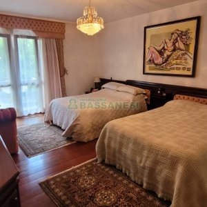 Casa com 672m², 4 dormitórios, 5 vagas, no bairro Bela Vista em Caxias do Sul para Comprar