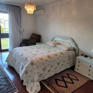 Casa com 672m², 4 dormitórios, 5 vagas, no bairro Bela Vista em Caxias do Sul para Comprar