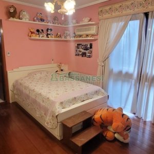 Casa com 672m², 4 dormitórios, 5 vagas, no bairro Bela Vista em Caxias do Sul para Comprar